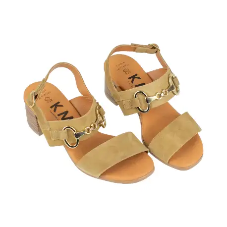Sandalia de Tacón Medio con Hebilla Elegante en beis o bogambilla KMN F-7001